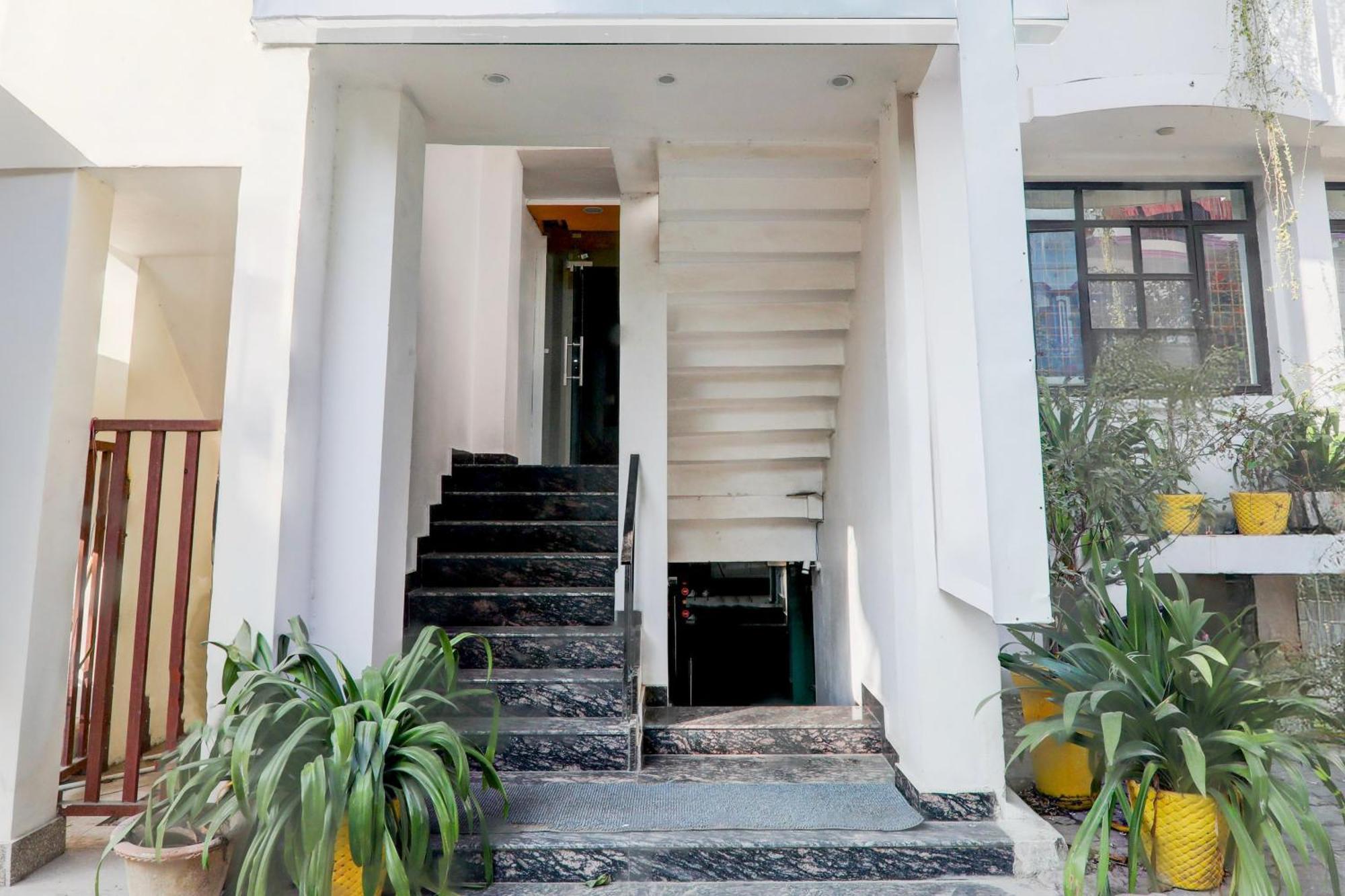 Super Hotel O Insaf Nagar Munshipuliya Formerly Vibrant Chinhat المظهر الخارجي الصورة